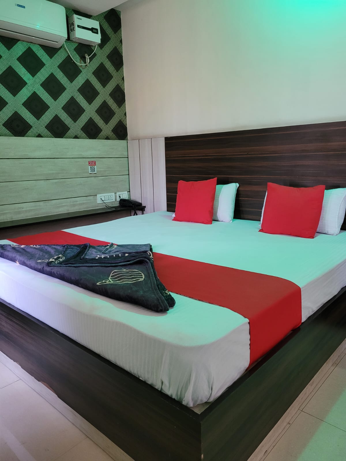Room No 002